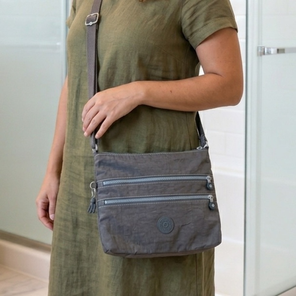 Crossbody Travel Bag in Slate Gray - Lightweight Everyday Shoulder Bag